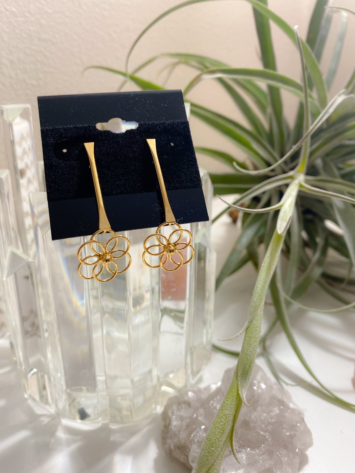 Dangling Bar Flower earrings